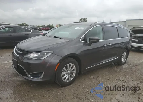2018 Chrysler Pacifica Touring L Plus z USA, uszkodzony, nr VIN 2C4RC1EG7JR113929